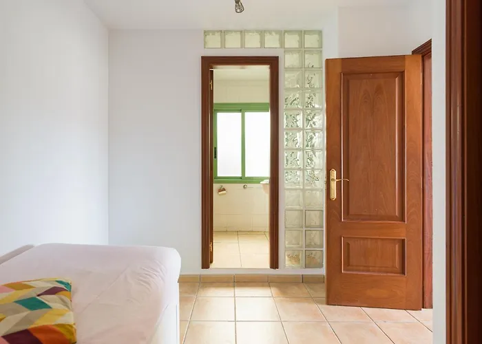 Homeforguest Con Piscina En * كاليتا ذي فوستي