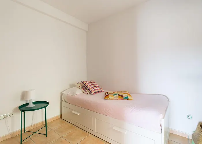 Homeforguest Con Piscina En شقة