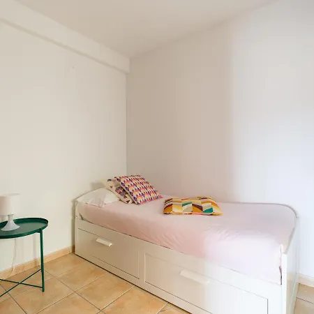 Homeforguest Con Piscina En Daire