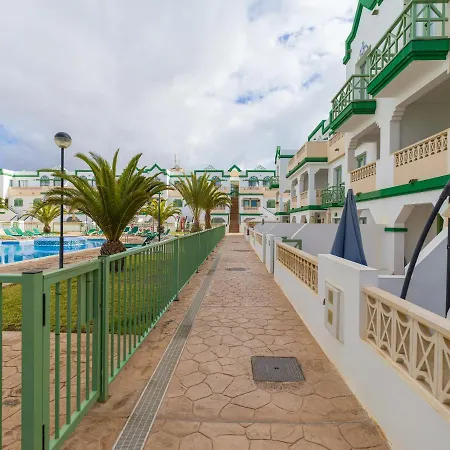 Homeforguest Con Piscina En كاليتا ذي فوستي